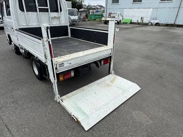 いすゞ エルフ TRG-NHR85A(2WD)の写真7