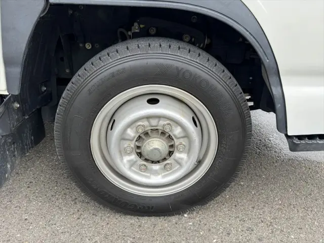 いすゞ エルフ TRG-NHR85A(2WD)の写真11