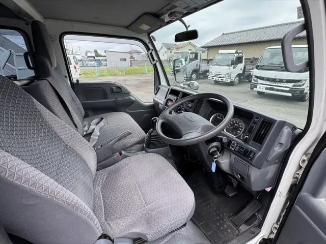 いすゞ エルフ TRG-NHR85A(2WD)の写真19
