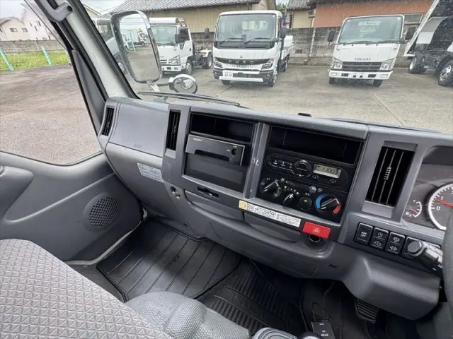 いすゞ エルフ TRG-NHR85A(2WD)の写真21