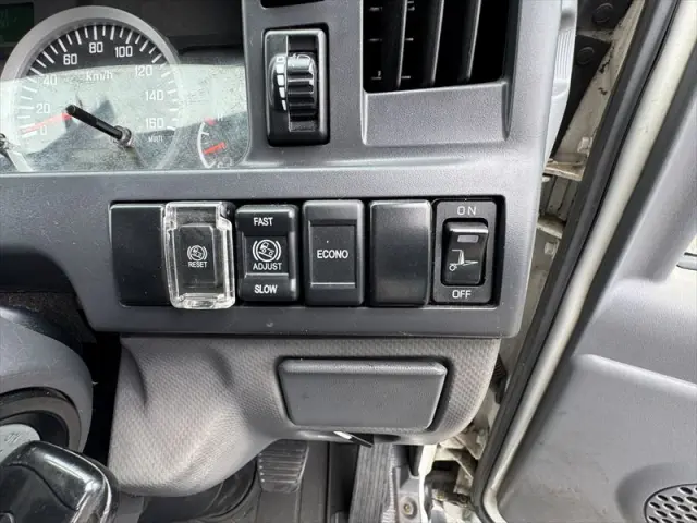 いすゞ エルフ TRG-NHR85A(2WD)の写真22
