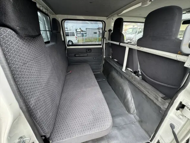 いすゞ エルフ TRG-NHR85A(2WD)の写真23