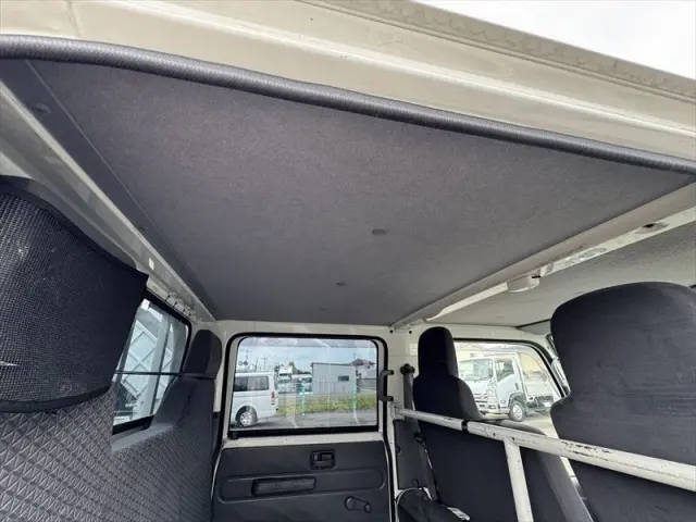 いすゞ エルフ TRG-NHR85A(2WD)の写真24