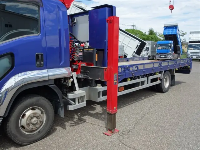 いすゞ フォワード 2RG-FSR90S2(2WD)の写真6