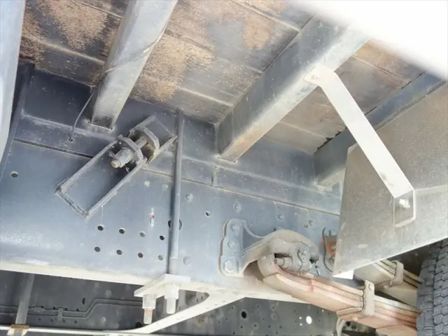 いすゞ フォワード 2RG-FSR90S2(2WD)の写真9