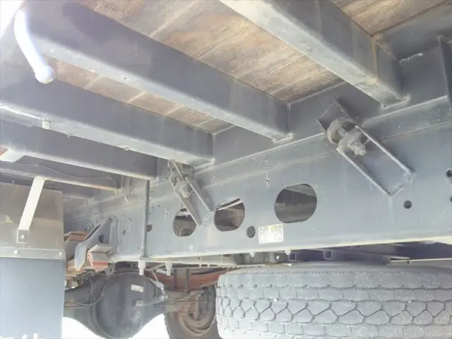 いすゞ フォワード 2RG-FSR90S2(2WD)の写真10