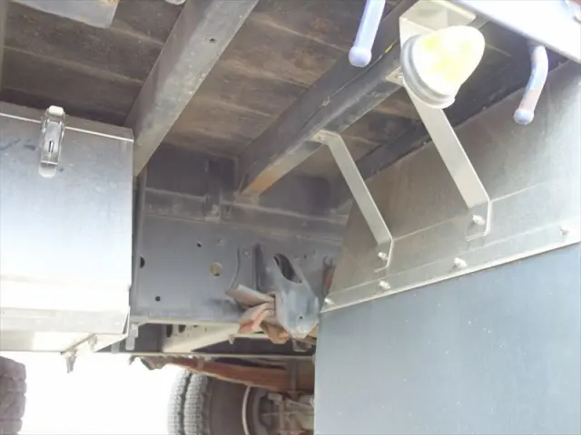 いすゞ フォワード 2RG-FSR90S2(2WD)の写真15