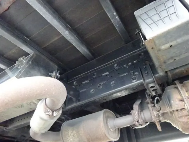 いすゞ フォワード LKG-FTR90T2(2WD)の写真14