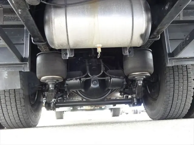 いすゞ フォワード LKG-FTR90T2(2WD)の写真16