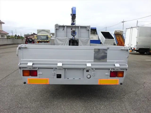 いすゞ フォワード LKG-FTR90T2(2WD)の写真17
