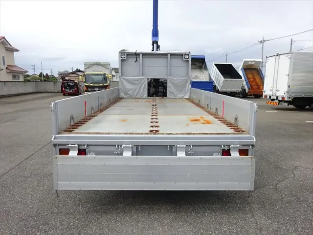 いすゞ フォワード LKG-FTR90T2(2WD)の写真18