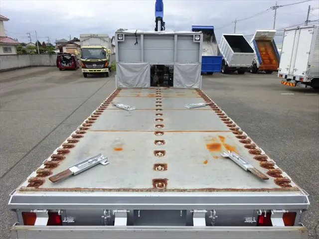 いすゞ フォワード LKG-FTR90T2(2WD)の写真19