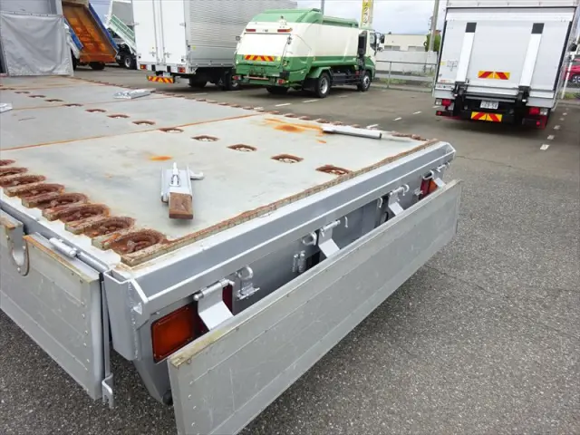 いすゞ フォワード LKG-FTR90T2(2WD)の写真20