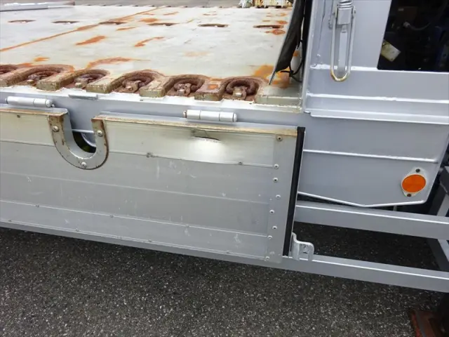 いすゞ フォワード LKG-FTR90T2(2WD)の写真23