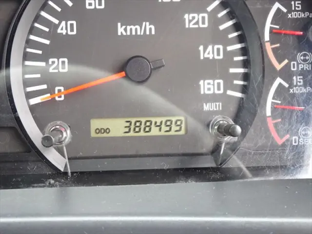 いすゞ フォワード LKG-FTR90T2(2WD)の写真28