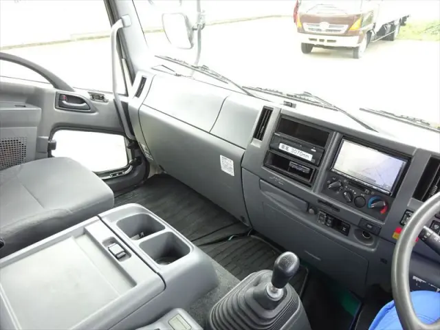 いすゞ フォワード LKG-FTR90T2(2WD)の写真29