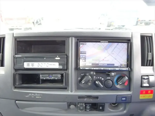 いすゞ フォワード LKG-FTR90T2(2WD)の写真30