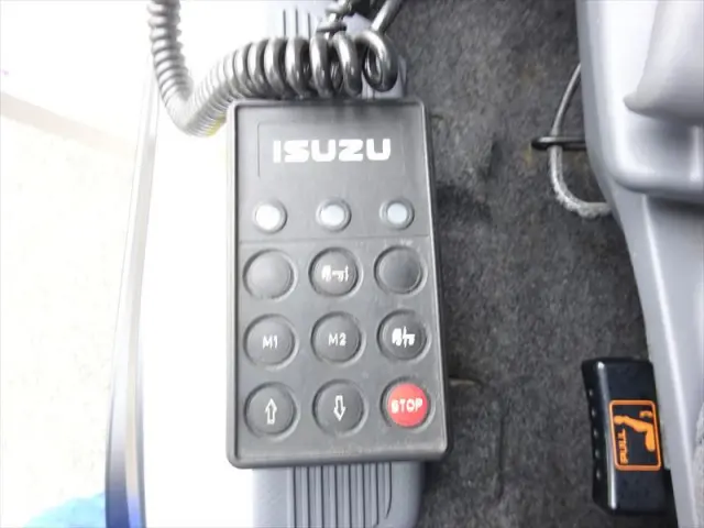 いすゞ フォワード LKG-FTR90T2(2WD)の写真31