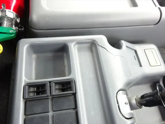 いすゞ フォワード LKG-FTR90T2(2WD)の写真32