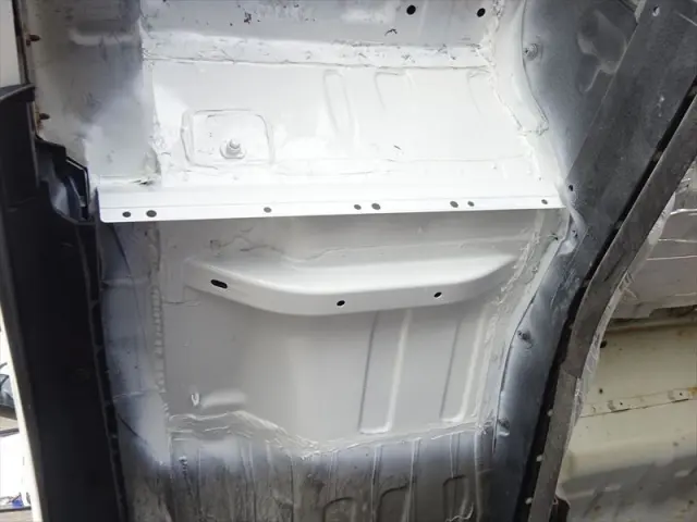 いすゞ フォワード LKG-FTR90T2(2WD)の写真41