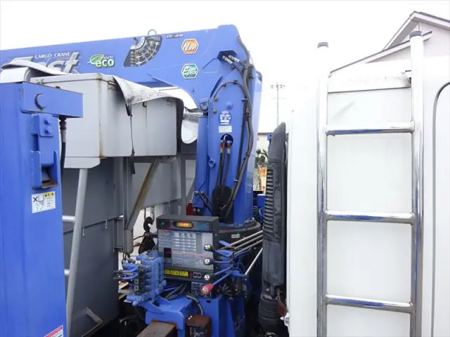 いすゞ フォワード LKG-FTR90T2(2WD)の写真43