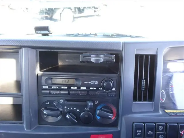 いすゞ エルフ TKG-NKR85AR(2WD)の写真27