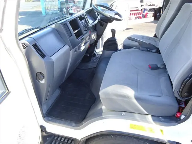 いすゞ エルフ TKG-NKR85AR(2WD)の写真28