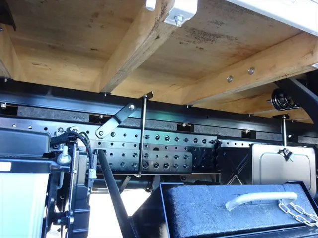 三菱 キャンター 2PG-FEB80(2WD)の写真7