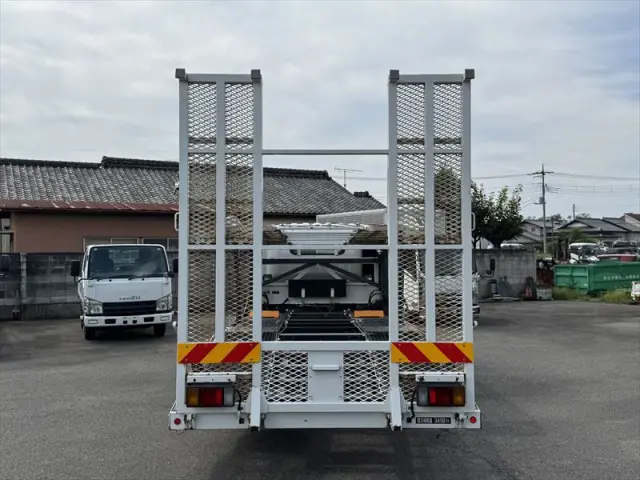 いすゞ エルフ TKG-NKR85YN(2WD)の写真5
