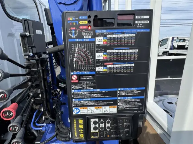 三菱 キャンター 2RG-FEAV0(2WD)の写真10