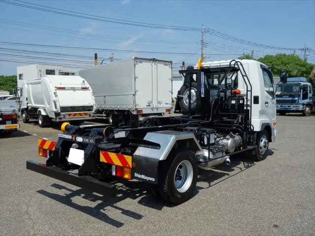 三菱 ファイター 2KG-FK72Fの写真5