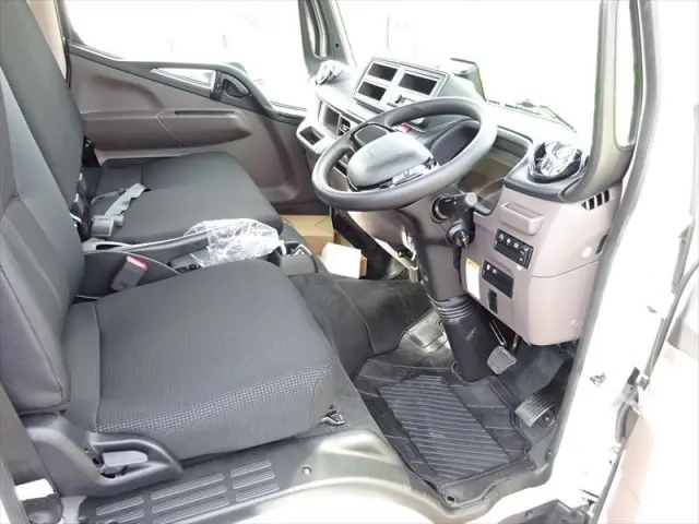 三菱 キャンター 2RG-FGA50(4WD)の写真16