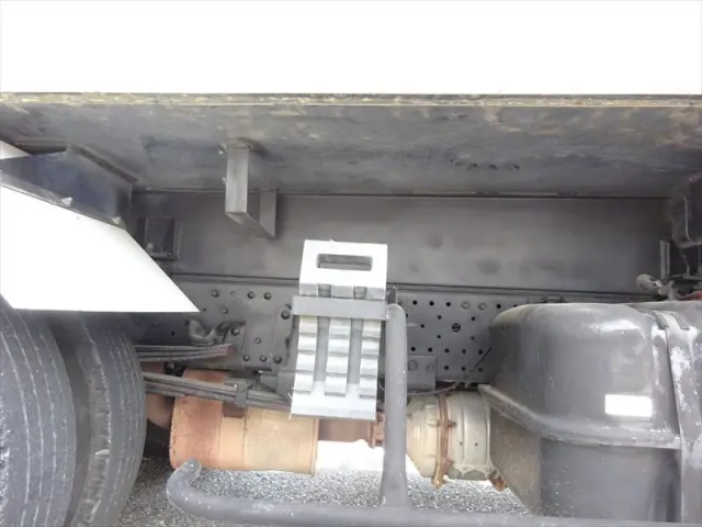 いすゞ エルフ PDG-NPR75N(2WD)の写真7