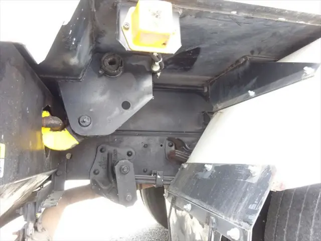 いすゞ エルフ PDG-NPR75N(2WD)の写真8