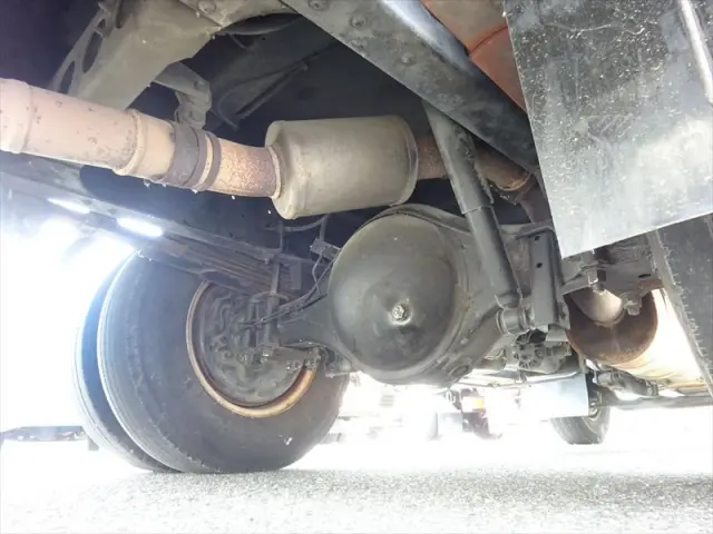 いすゞ エルフ PDG-NPR75N(2WD)の写真9