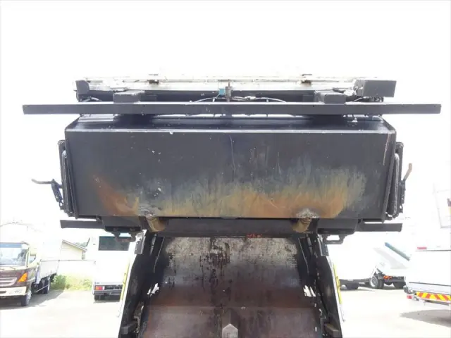 いすゞ エルフ PDG-NPR75N(2WD)の写真15