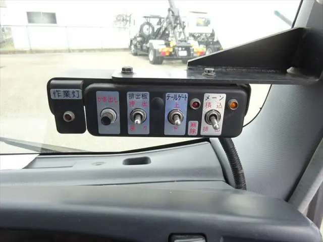 いすゞ エルフ PDG-NPR75N(2WD)の写真23