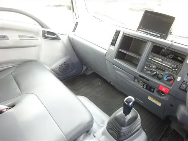 いすゞ エルフ PDG-NPR75N(2WD)の写真24