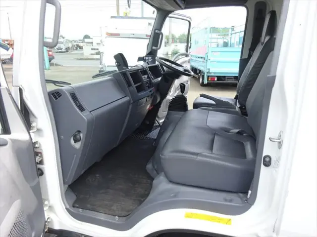 いすゞ エルフ PDG-NPR75N(2WD)の写真25