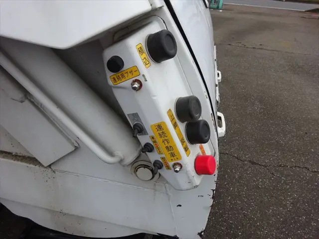 いすゞ エルフ PDG-NPR75N(2WD)の写真27