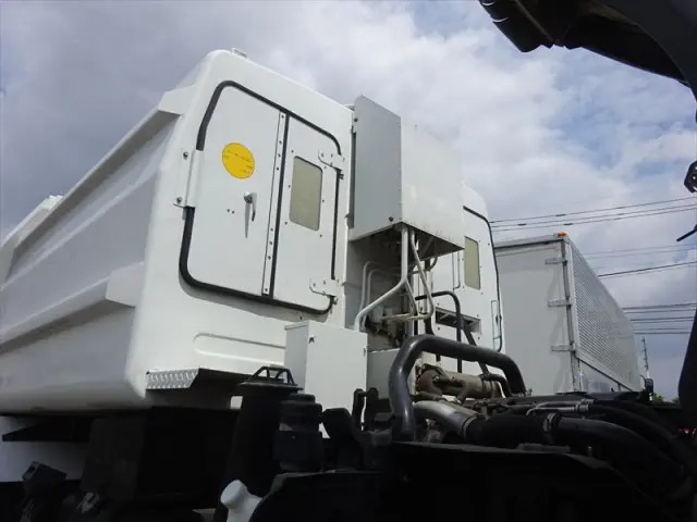 いすゞ エルフ PDG-NPR75N(2WD)の写真34