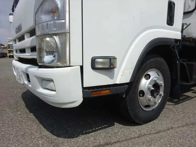 いすゞ エルフ PDG-NPR75N(2WD)の写真35