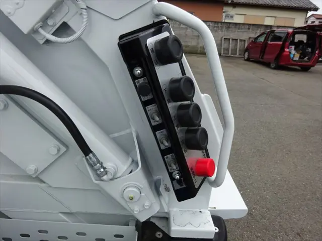 三菱 キャンター 2RG-FEAV0の写真17