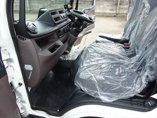 三菱 キャンター 2RG-FEAV0の写真24