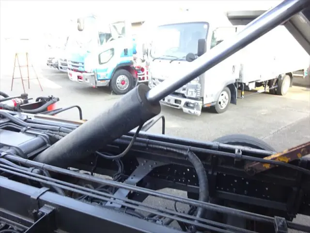 三菱 ファイター 2KG-FK62Fの写真12