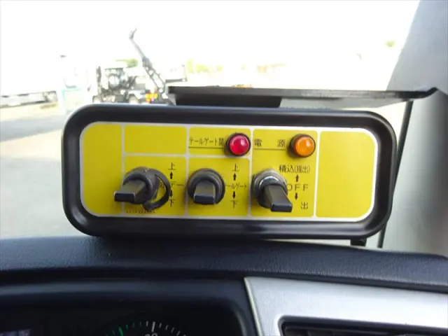 三菱 ファイター 2KG-FK62Fの写真26