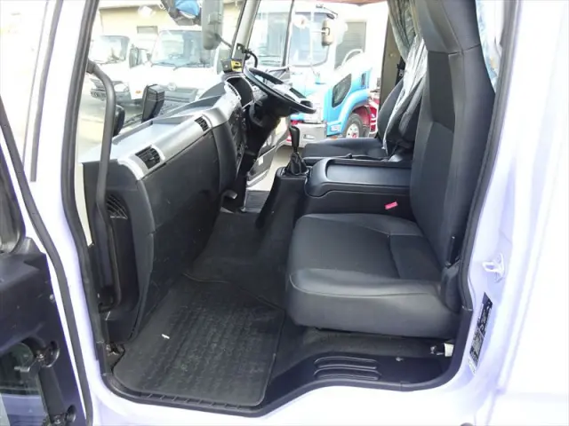 三菱 ファイター 2KG-FK62Fの写真27