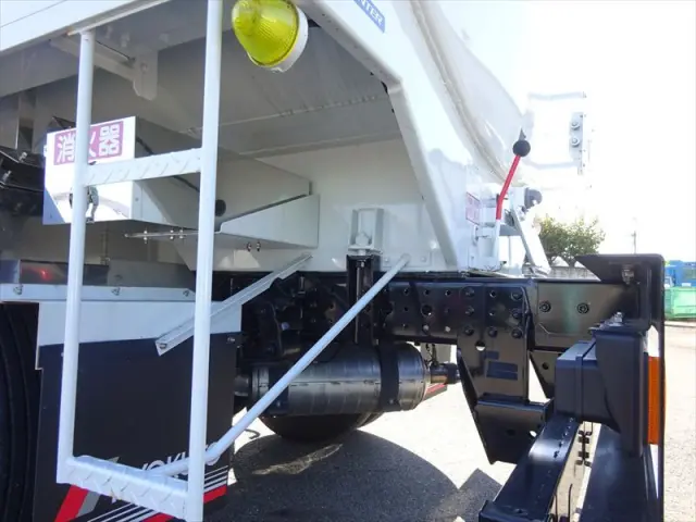 三菱 キャンター 2PG-FEB90(2WD)の写真8