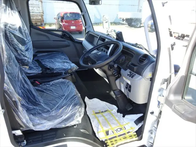 三菱 キャンター 2PG-FEB90(2WD)の写真18