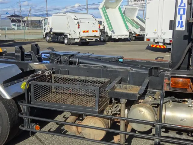 三菱 ファイター QKG-FK62FZ(2WD)の写真10